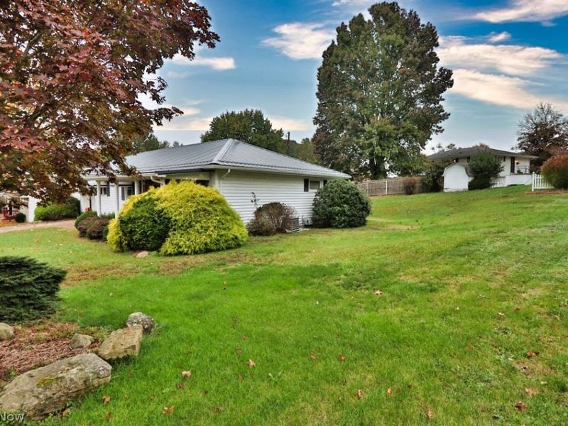 1890 Adams Street, Coshocton, OH 43812 Photo 3