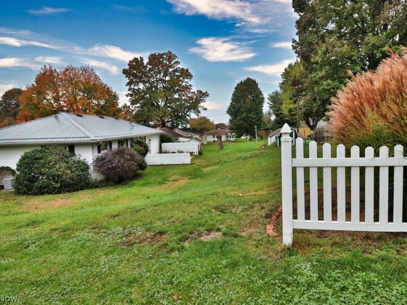 1890 Adams Street, Coshocton, OH 43812 Photo 4