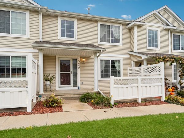 15442 Walnut Hills Drive , Urbandale, IA 50323