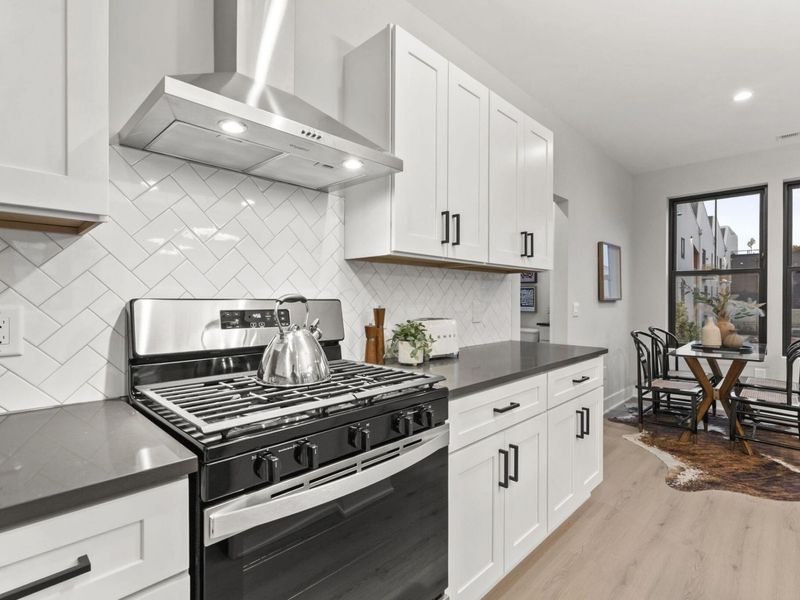 535 W Chapel Street, Columbus, OH 43215 Photo 18