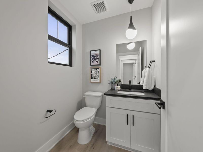 535 W Chapel Street, Columbus, OH 43215 Photo 19