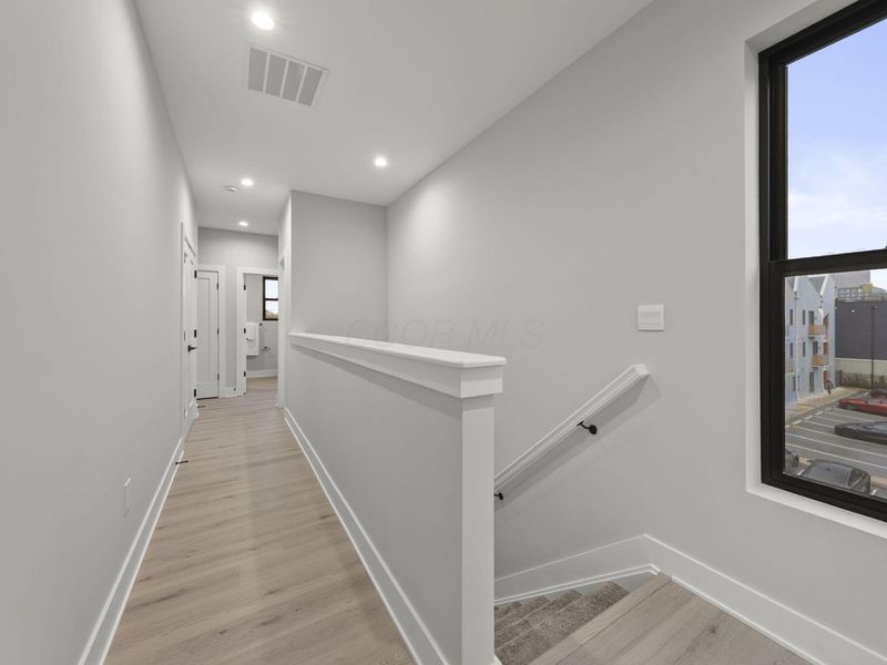 535 W Chapel Street, Columbus, OH 43215 Photo 24