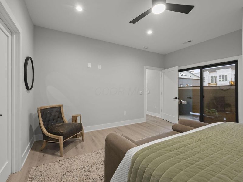 535 W Chapel Street, Columbus, OH 43215 Photo 28