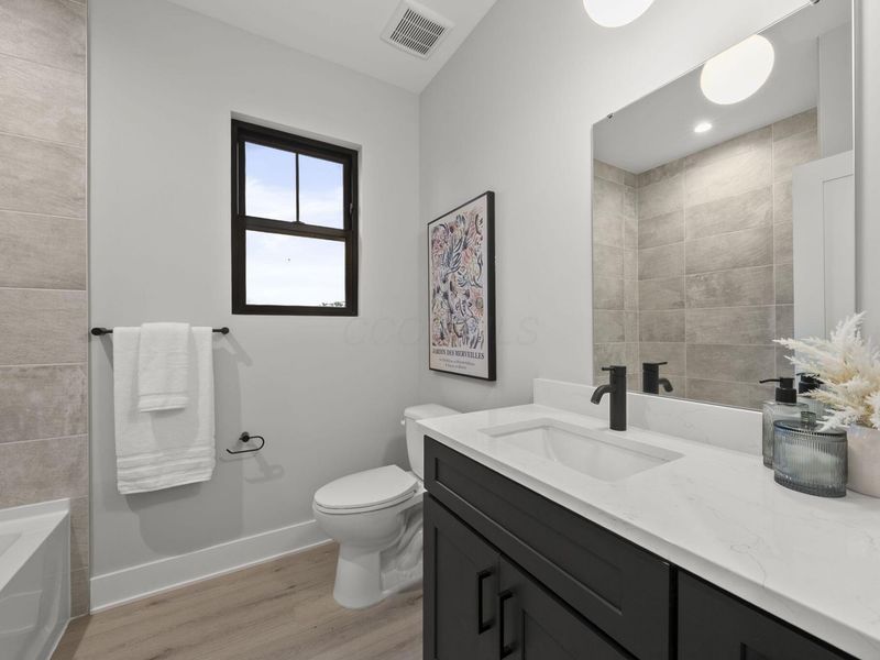 535 W Chapel Street, Columbus, OH 43215 Photo 36