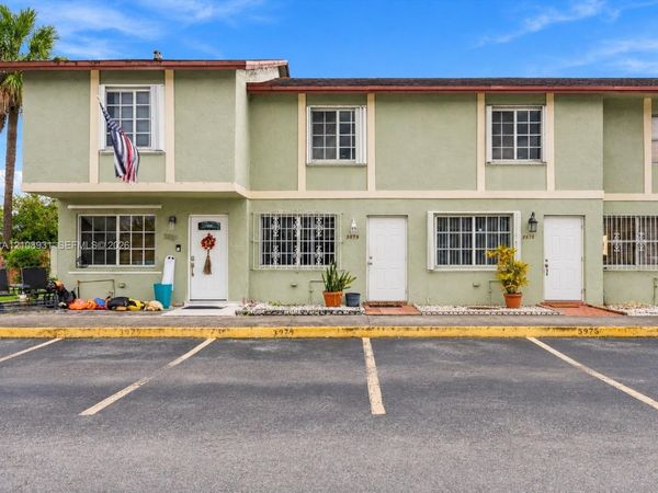 3979 W 9th Ct, Unit 23, Hialeah, FL 33012