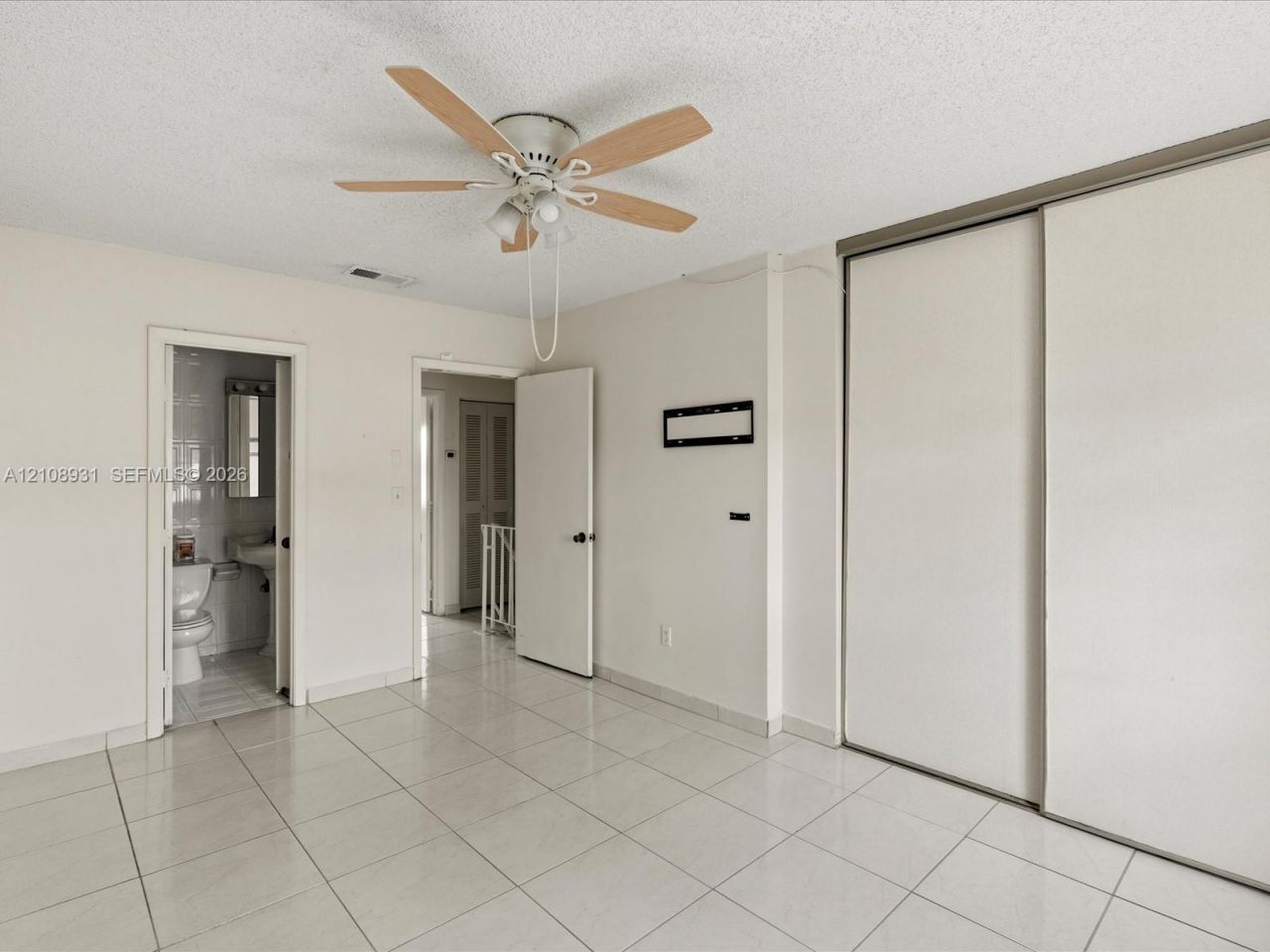 3979 W 9th Ct, Unit 23, Hialeah, FL 33012 Photo
