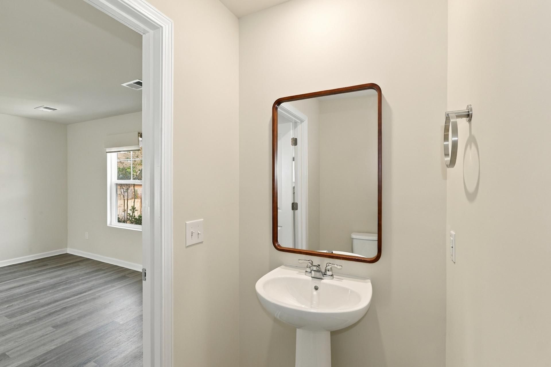5023 Scow Court Photo 7