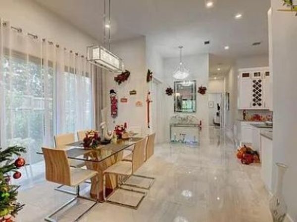 2525 OCEANVIEW Avenue, Delray Beach, FL 33444