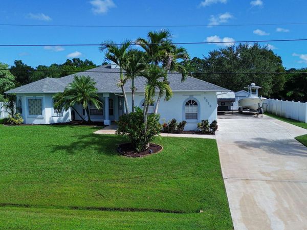 3515 SW Macon Road, Port St. Lucie, FL 34953
