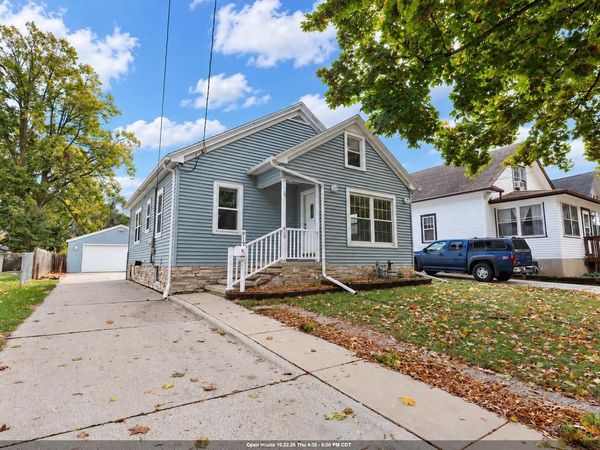 915 13TH AVENUE, Green Bay, WI 54302