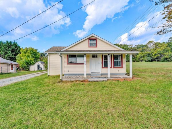 105 Valentine DR , Lynch Station, VA 24571