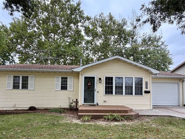 409 Hazel Street, Pella, IA 50219