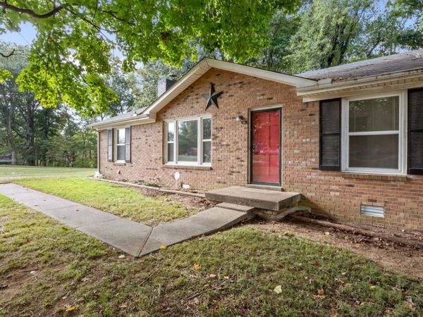 420 Parker Dr , Clarksville, TN 37042