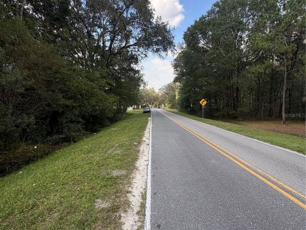 NE CR 200B , LAWTEY, FL 32058