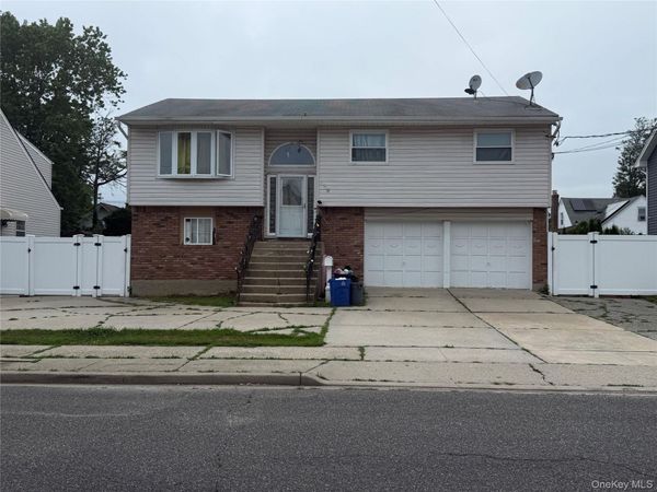189 Elizabeth Avenue , Oceanside, NY 11572