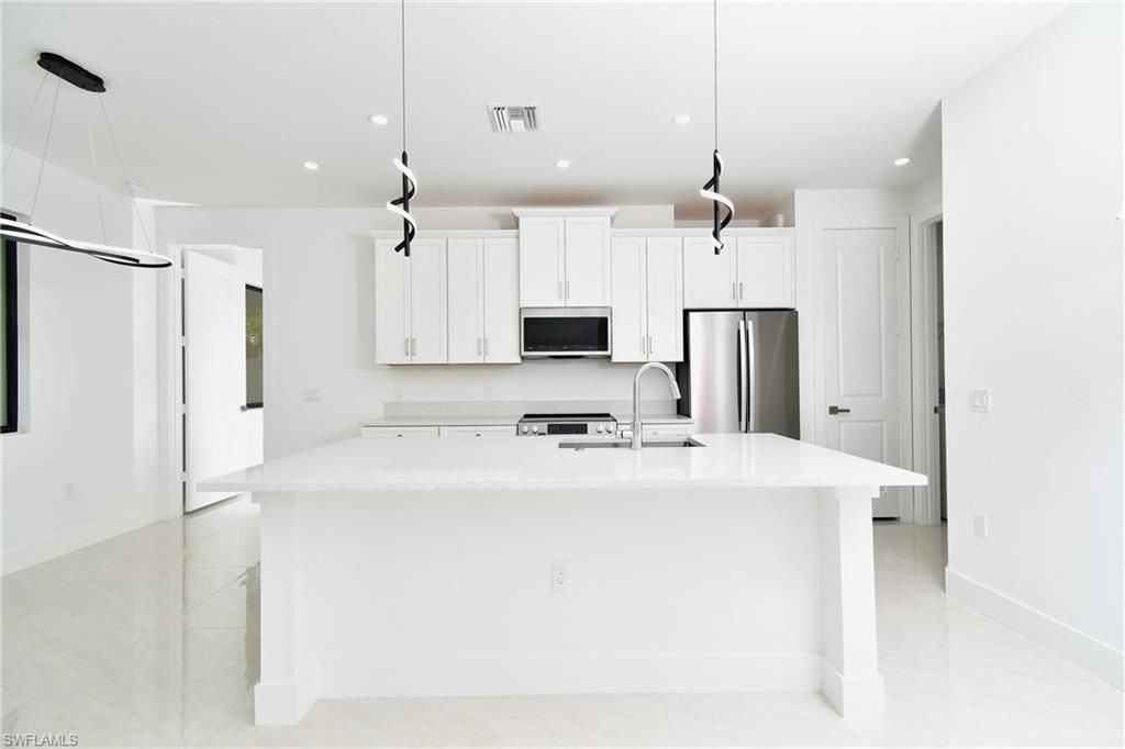 728 La Plata Ave, Lehigh Acres, FL 33974 Photo