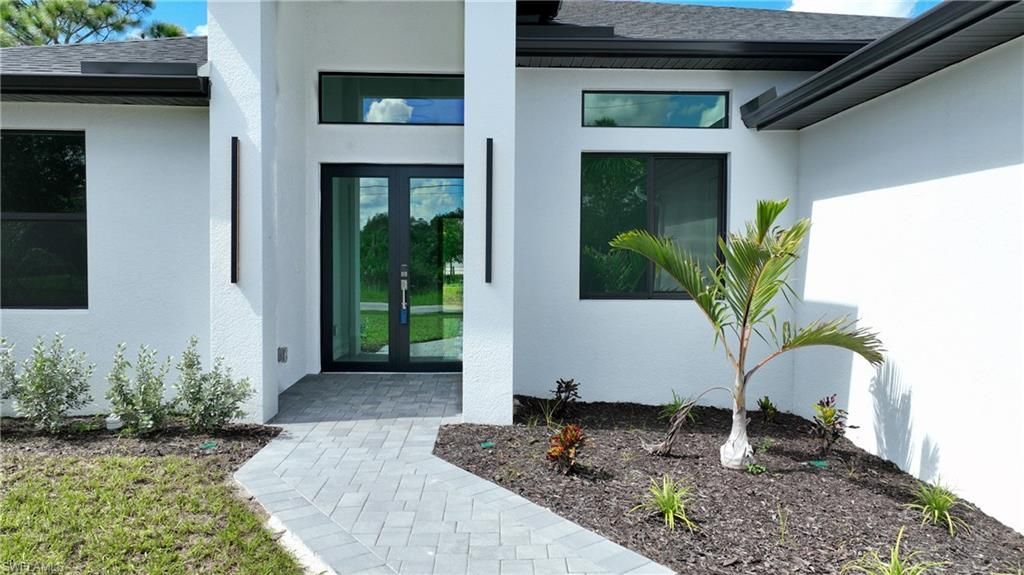 728 La Plata Ave, Lehigh Acres, FL 33974 Photo