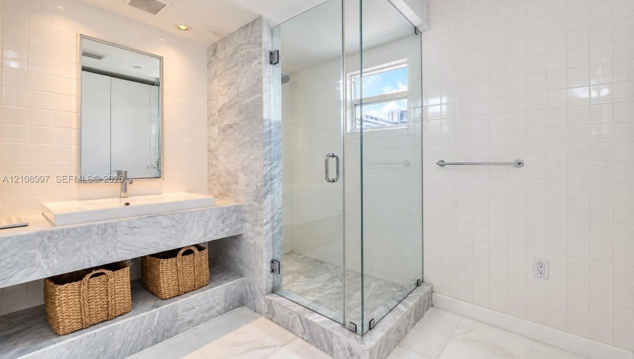 1035 West Ave, Unit 704, Miami Beach, FL 33139 Photo