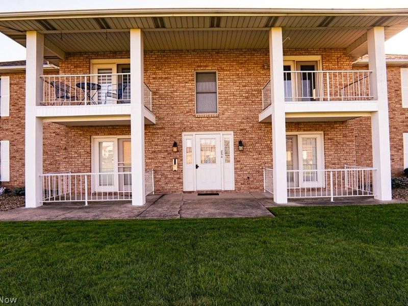 864 Pearson Circle, Unit 4, Boardman, OH 44512 Photo 3