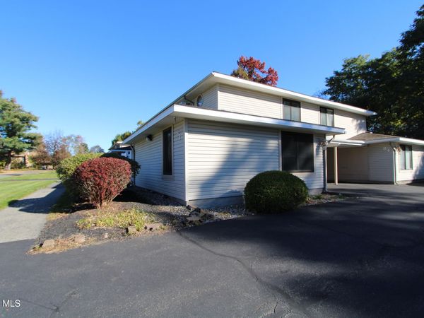 81 Yorkshire Drive, East Greenbush, NY 12061