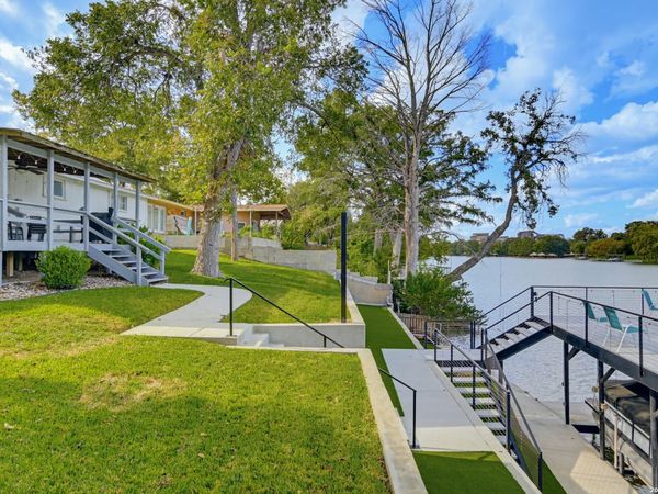 951 Reiley Rd, Seguin, TX 78155
