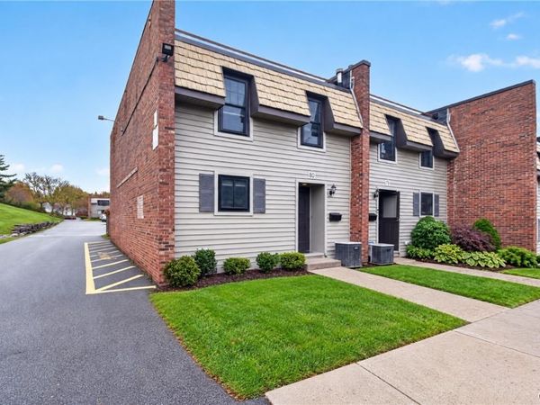 80 Chestnut Hills , New Hartford, NY 13413