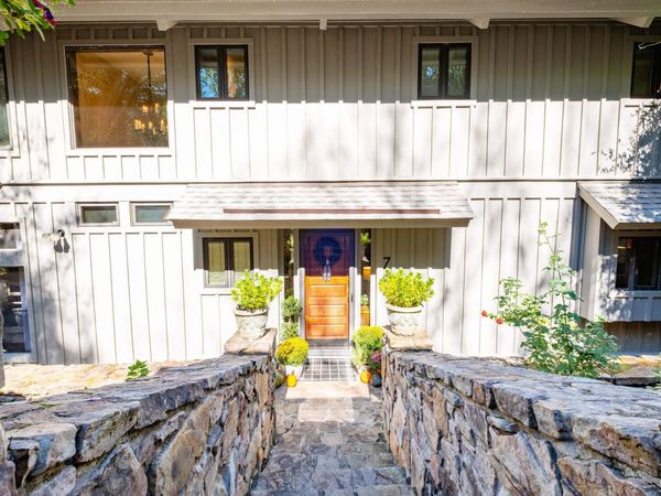 7 Rivers Edge Drive, Little Rock, AR 72227