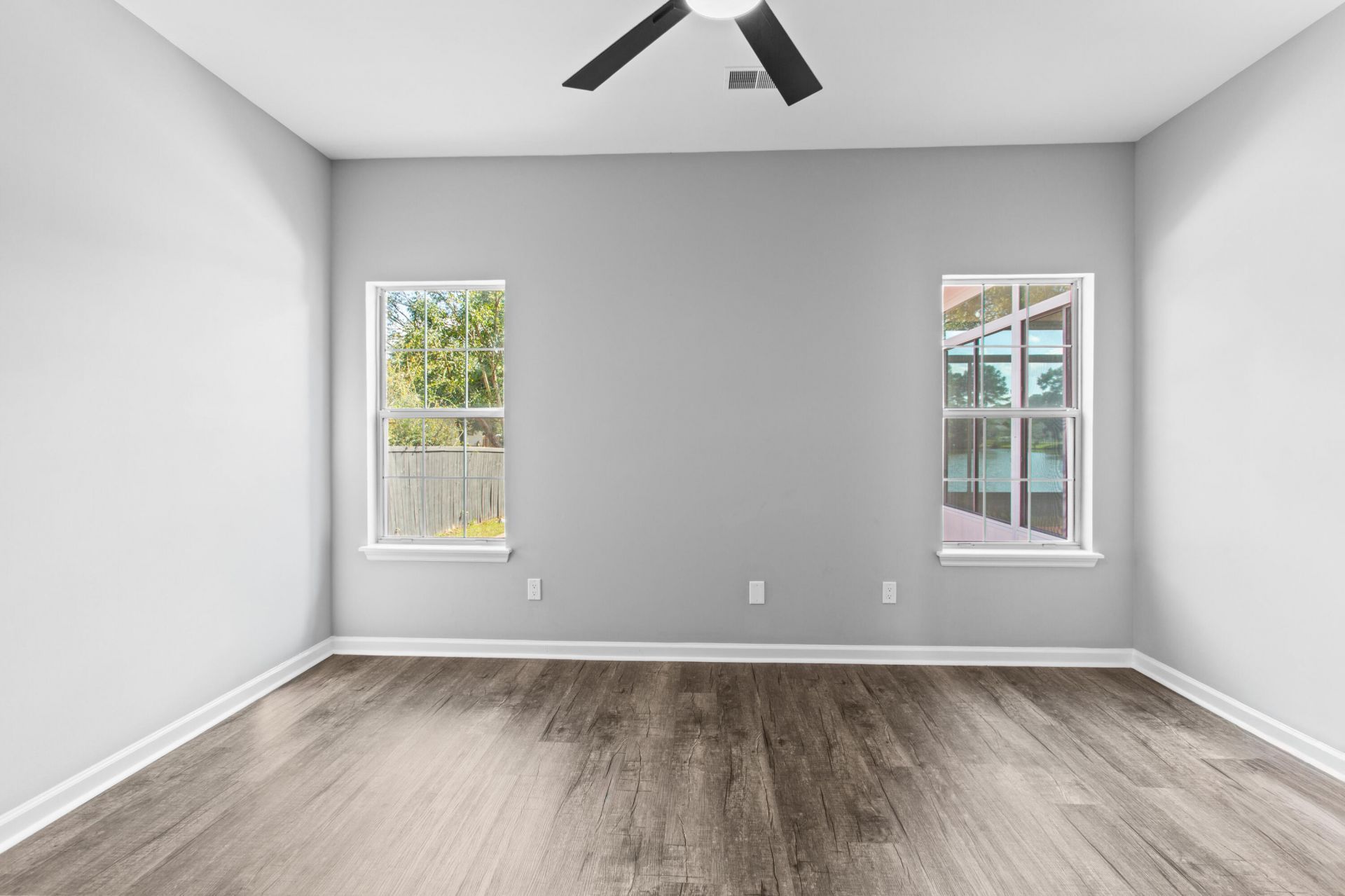 8506 Litchfield Drive Photo 10