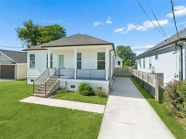 1908 CENTER Street , Arabi, LA 70032