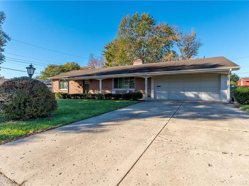 162 Robin Hood Lane, Troy, OH 45373 Photo 2