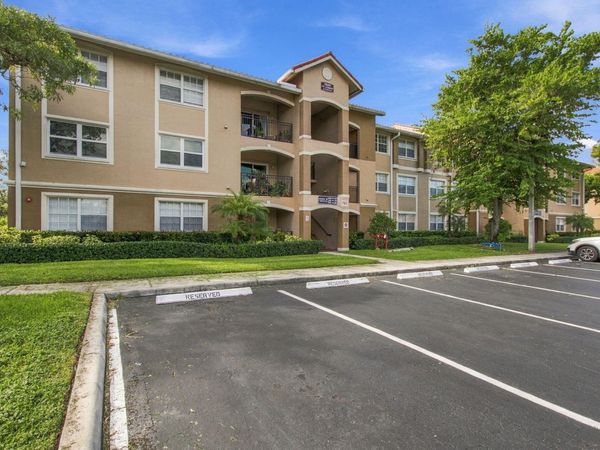 11600 SW 2ND Street SW, Unit 18104, Pembroke Pines, FL 33025