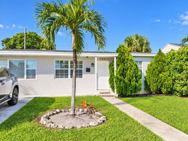 727 SUMMIT Boulevard, West Palm Beach, FL 33405