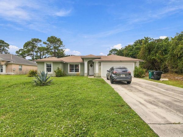 325 SE THORNHILL Drive, Port St. Lucie, FL 34983