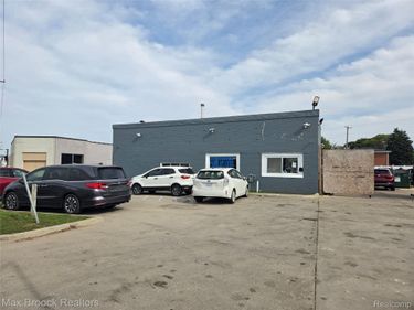 31560 Groesbeck Highway , Fraser, Mi 48026