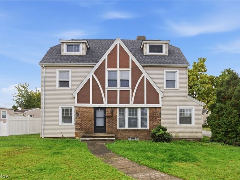 3428 Milverton Road, Unit 1, Shaker Heights, OH 44120 Photo 2