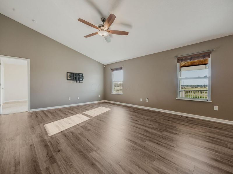 159 Chestnut Commons Drive, Commercial Point, OH 43116 Photo 13