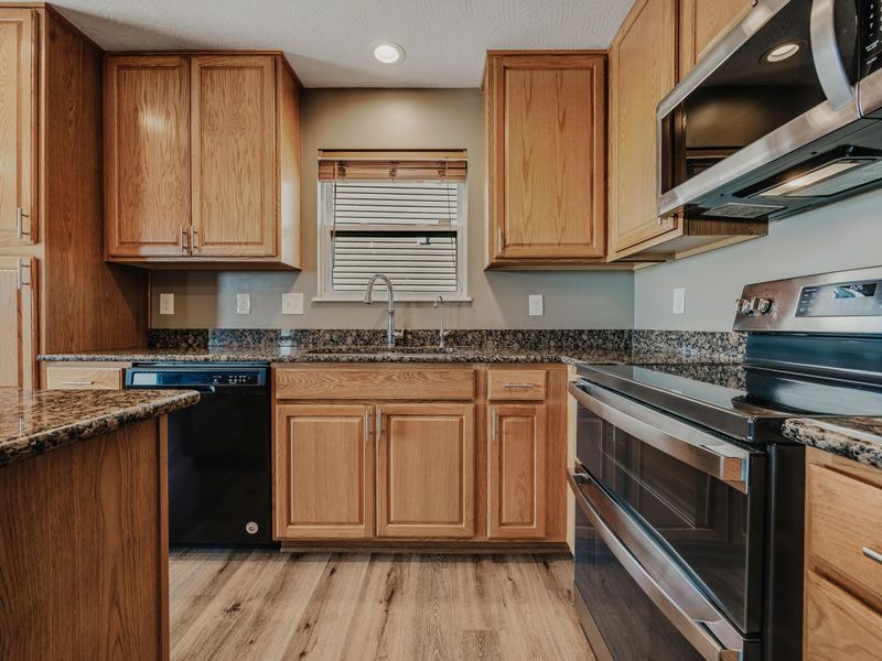 159 Chestnut Commons Drive, Commercial Point, OH 43116 Photo 19