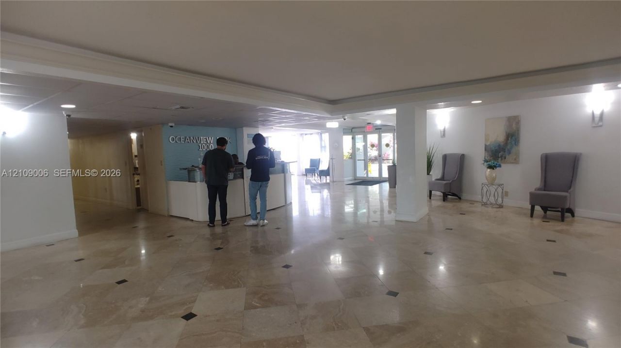 1000 Parkview Dr, Unit 406, Hallandale Beach, FL 33009 Photo