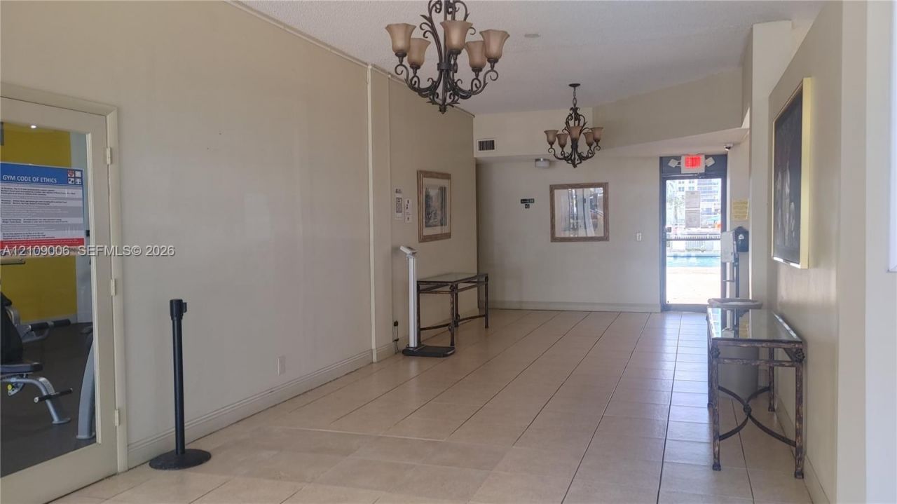 1000 Parkview Dr, Unit 406, Hallandale Beach, FL 33009 Photo