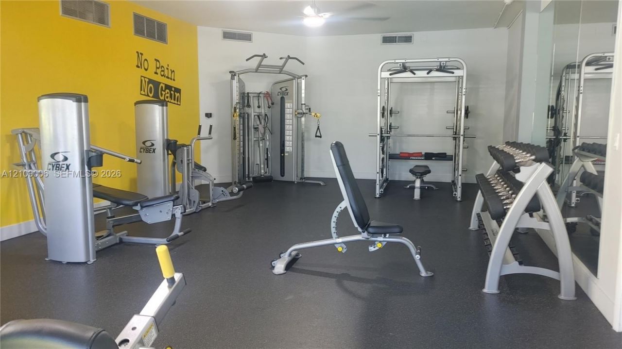 1000 Parkview Dr, Unit 406, Hallandale Beach, FL 33009 Photo