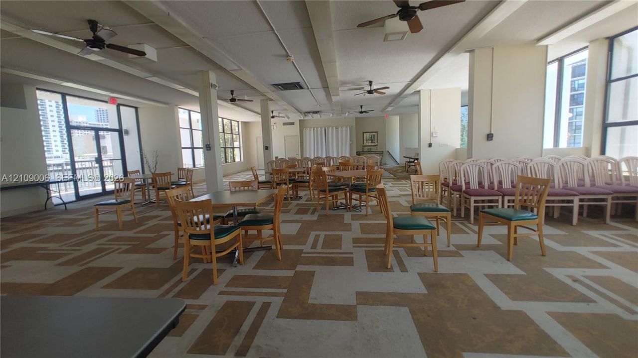 1000 Parkview Dr, Unit 406, Hallandale Beach, FL 33009 Photo