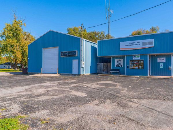 1326 N KICKAPOO Street, Lincoln, IL 62656