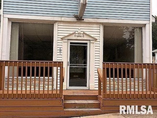 601 N 3RD Street, Riverton, IL 62561