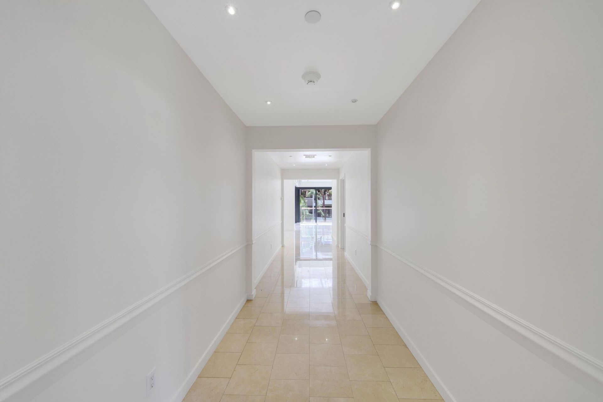 2 N Breakers Row, Unit S32, Palm Beach, FL 33480 Photo