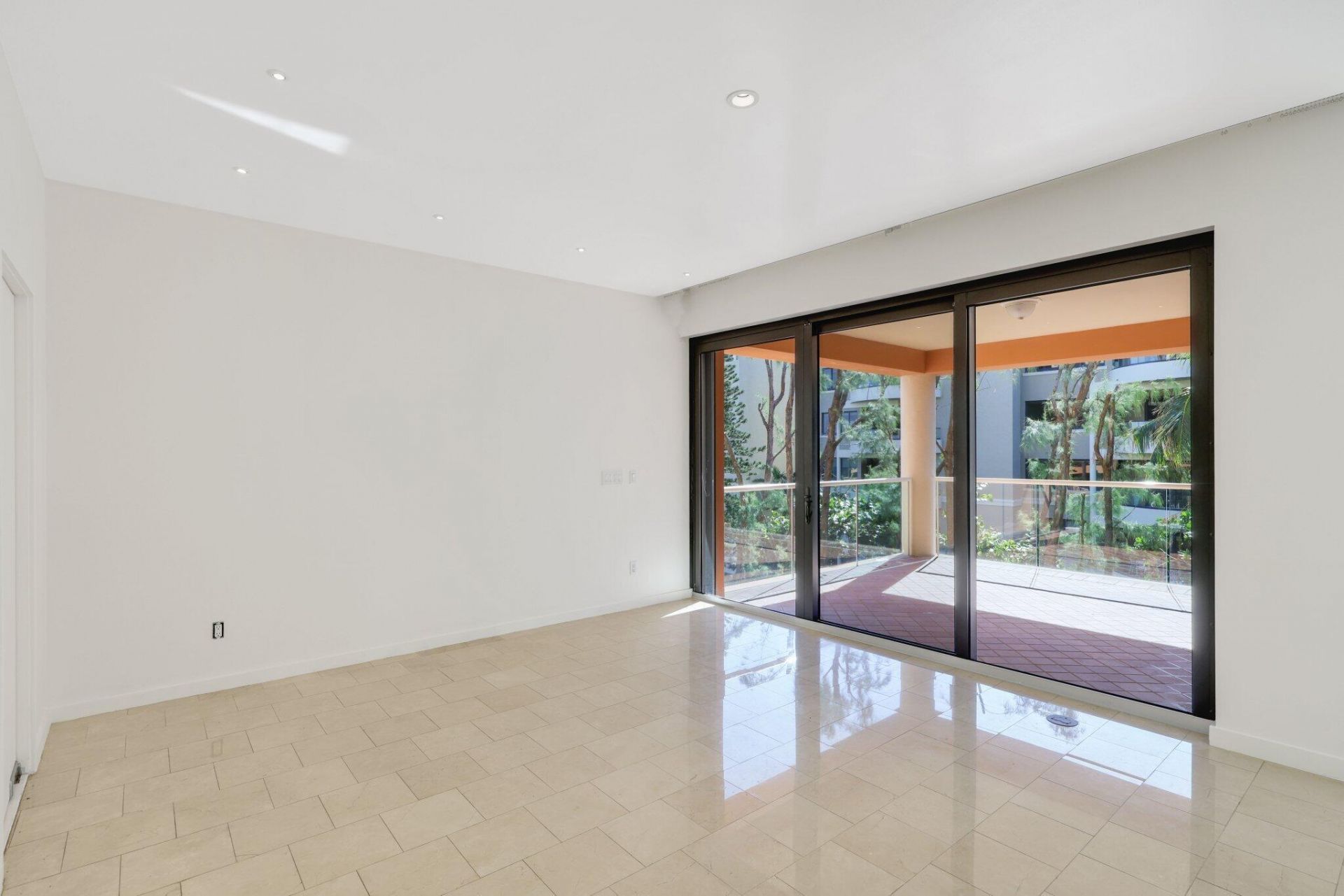 2 N Breakers Row, Unit S32, Palm Beach, FL 33480 Photo
