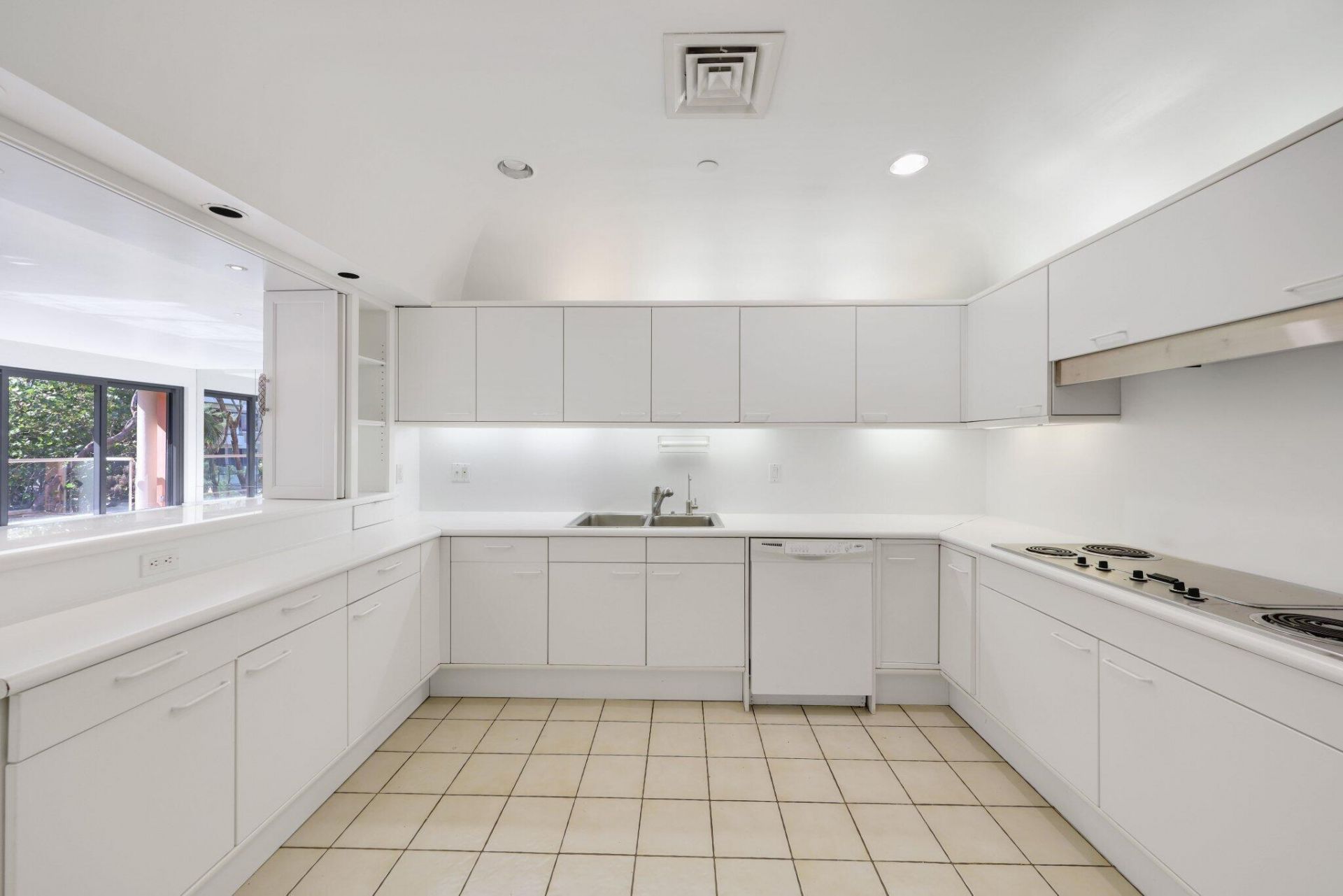 2 N Breakers Row, Unit S32, Palm Beach, FL 33480 Photo