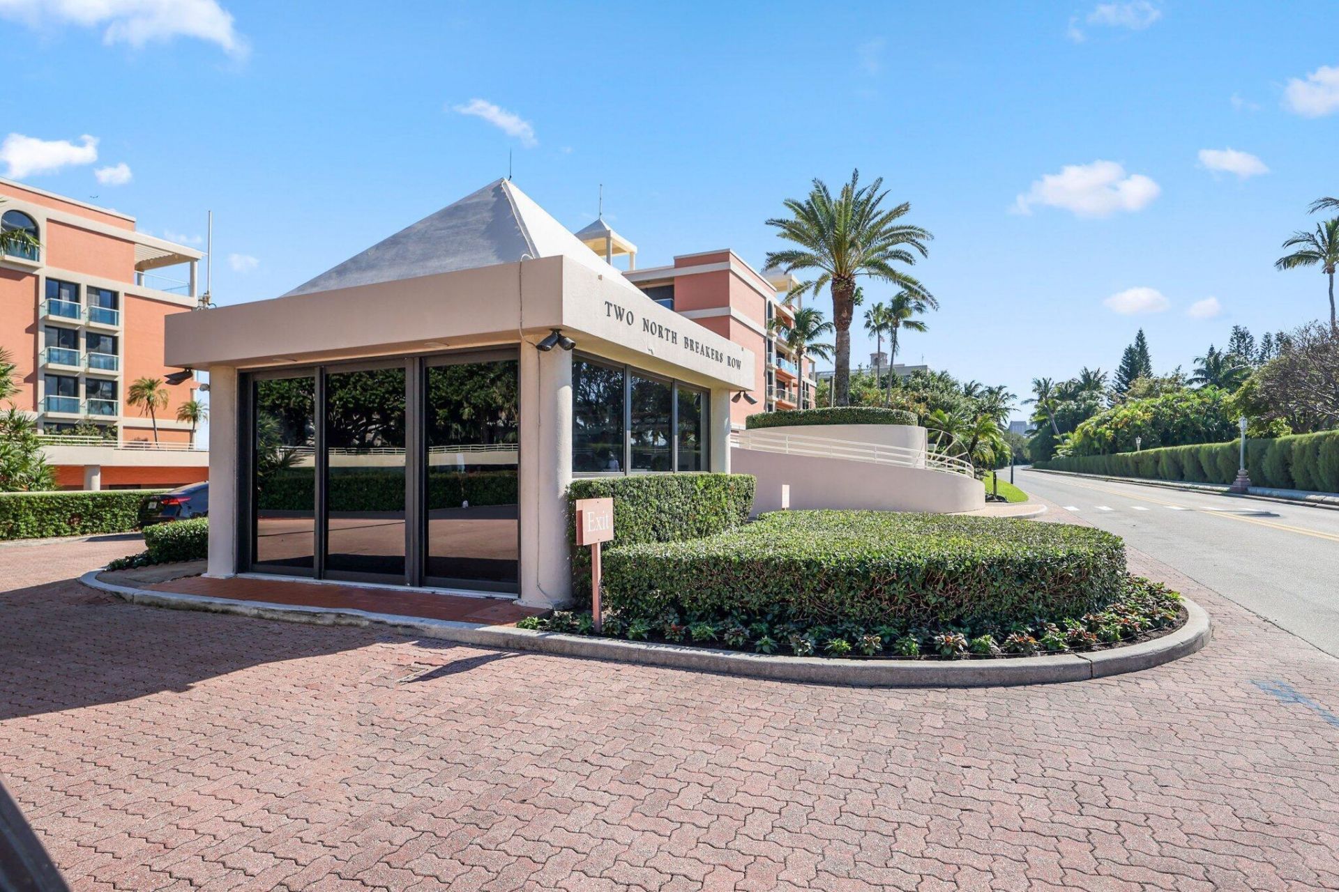 2 N Breakers Row, Unit S32, Palm Beach, FL 33480 Photo