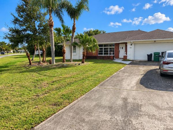 411 SE SUNNYDALE Lane, Port St. Lucie, FL 34983