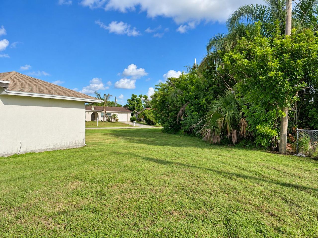 411 SE Sunnydale Lane, Port Saint Lucie, FL 34983 Photo