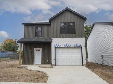 1525 El Reno St, Elkhart, IN 46516